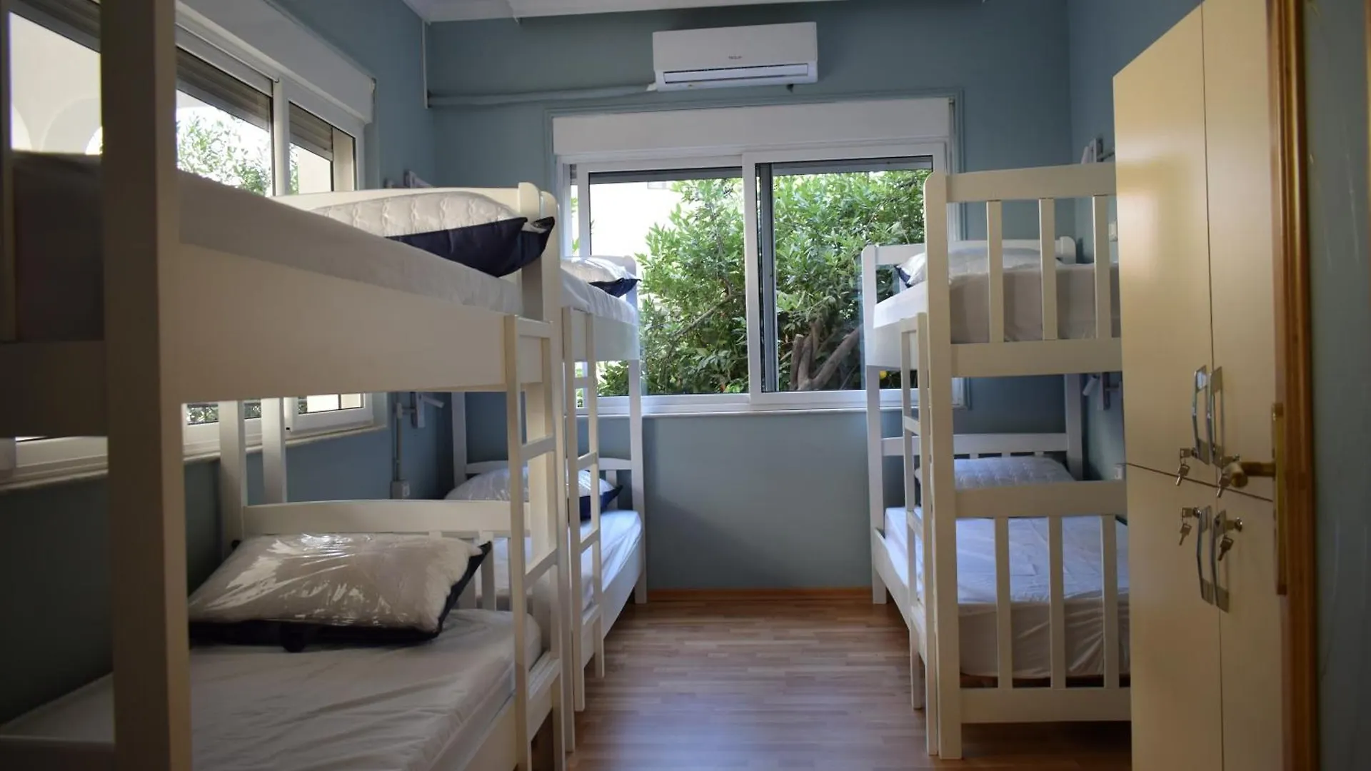 Mandarine Hostel Tirana 0*,  Albanien