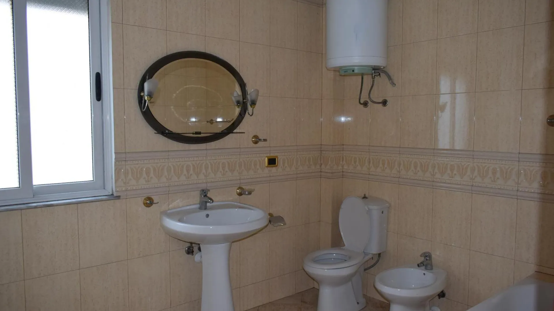 Mandarine Hostel Tirana Albanien